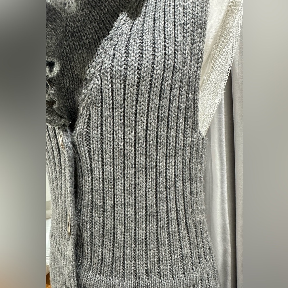 Sioni Gray Knit Cardigan with Faux Fur Collar - Picture 11 of 15